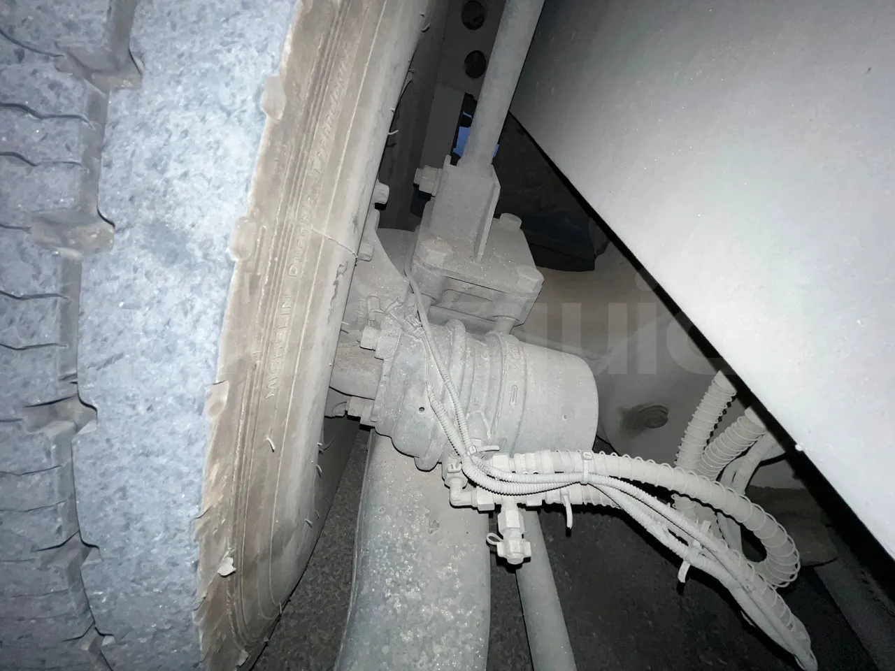 King Long XMQ6129Y C12 - Euro6 - 294kW - 12.200mt - axle 2 caliper brakes left