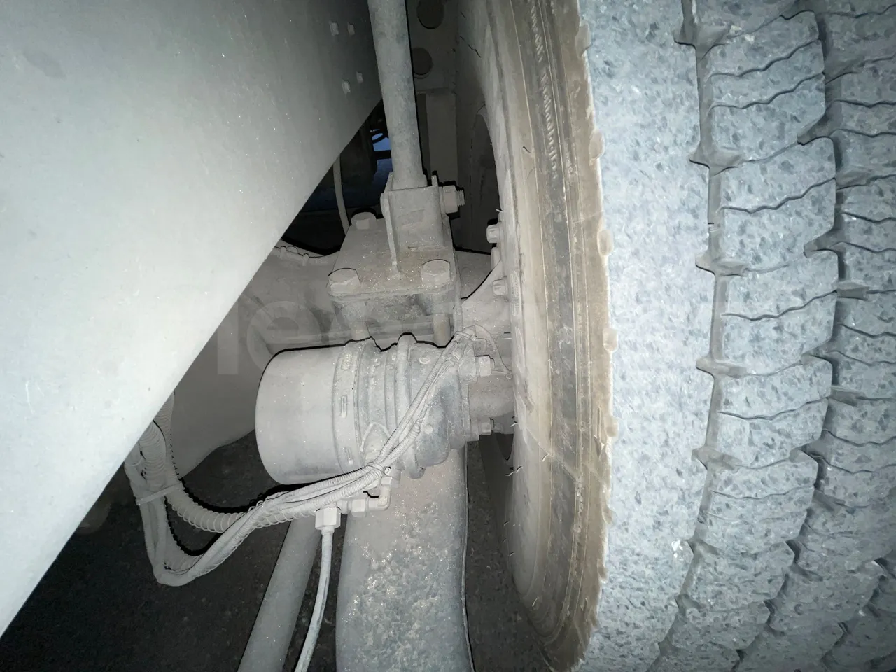 King Long XMQ6129Y C12 - Euro6 - 294kW - 12.200mt - axle 2 caliper brakes right