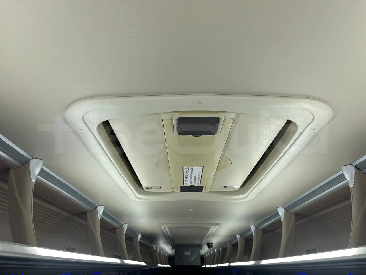 King Long XMQ6129Y C12 - Euro6 - 294kW - 12.200mt - roof hatch 1