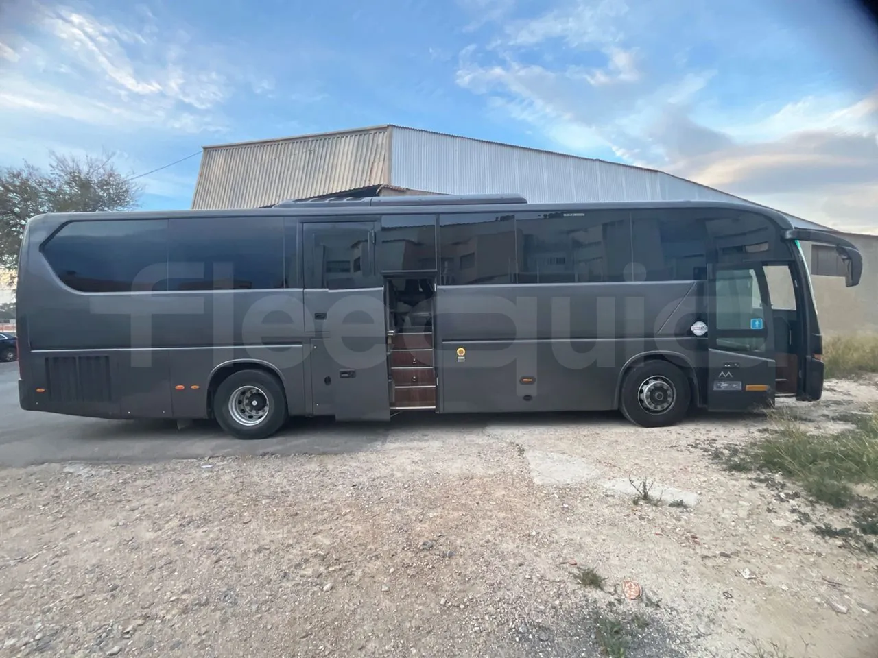 King Long XMQ6129Y C12 - Euro6 - 294kW - 12.200mt - right side doors open