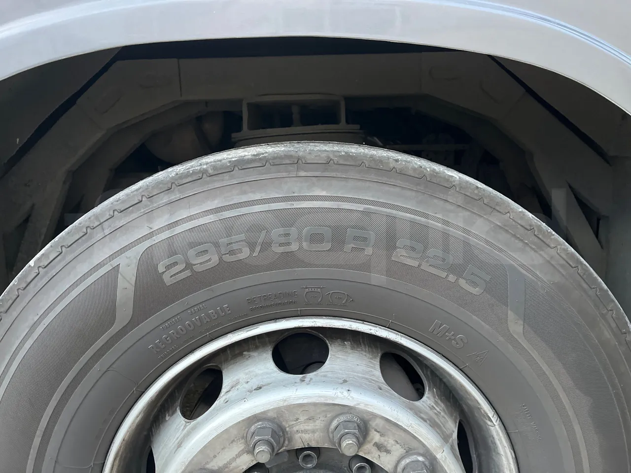 King Long XMQ6129Y C12 - Euro6 - 294kW - 12.200mt - rear left tire photo