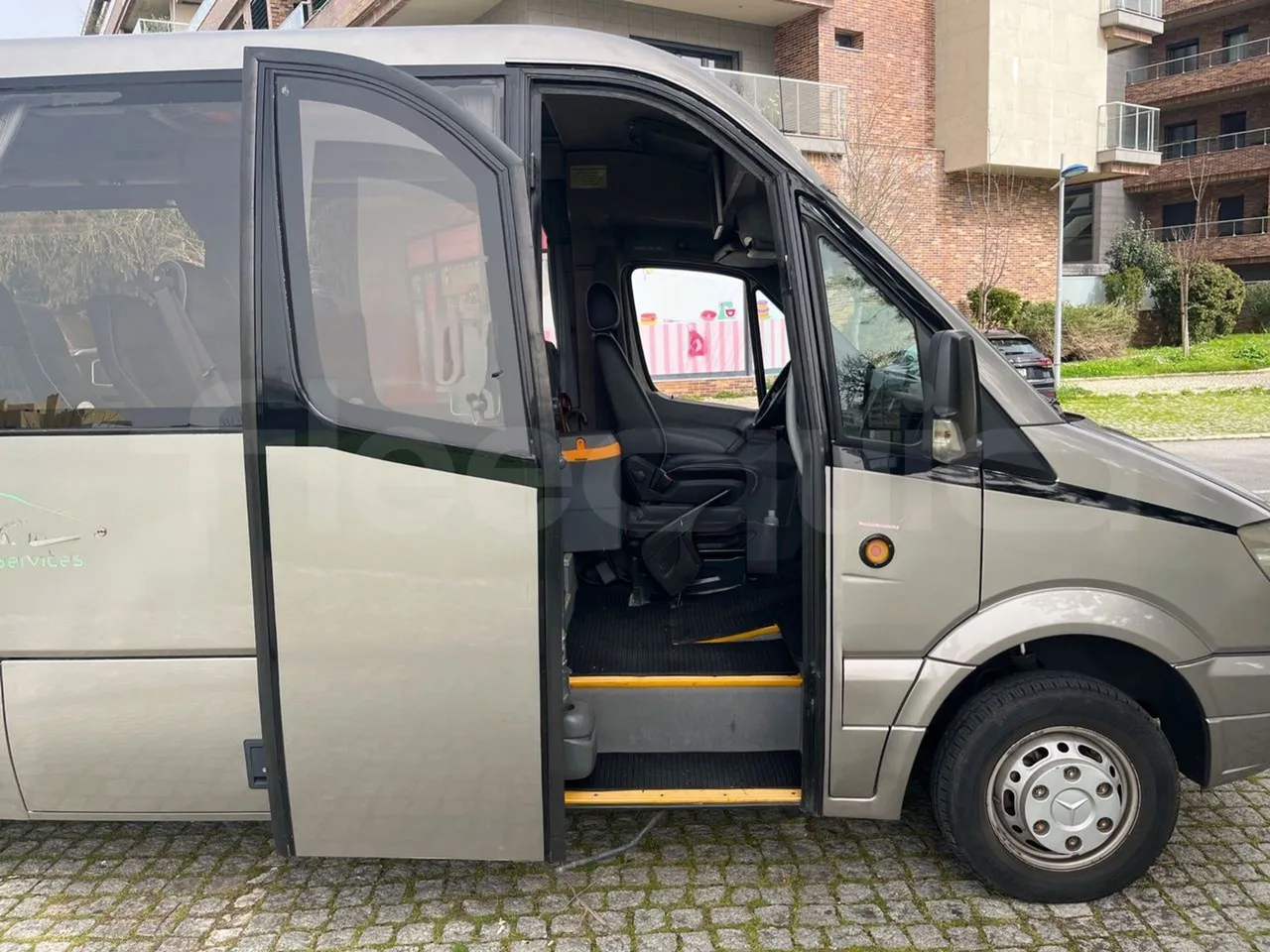 Mercedes-Benz 518 CDI 906 - Euro5 - 135kW - 7.770mt - front door 1 open