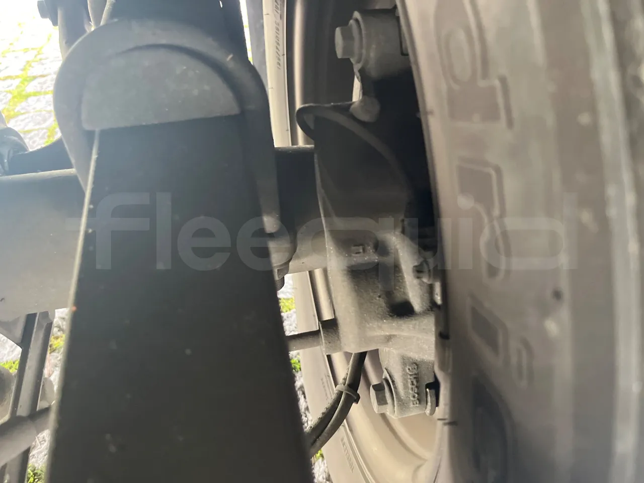 Mercedes-Benz 518 CDI 906 - Euro5 - 135kW - 7.770mt - axle 2 caliper brakes left