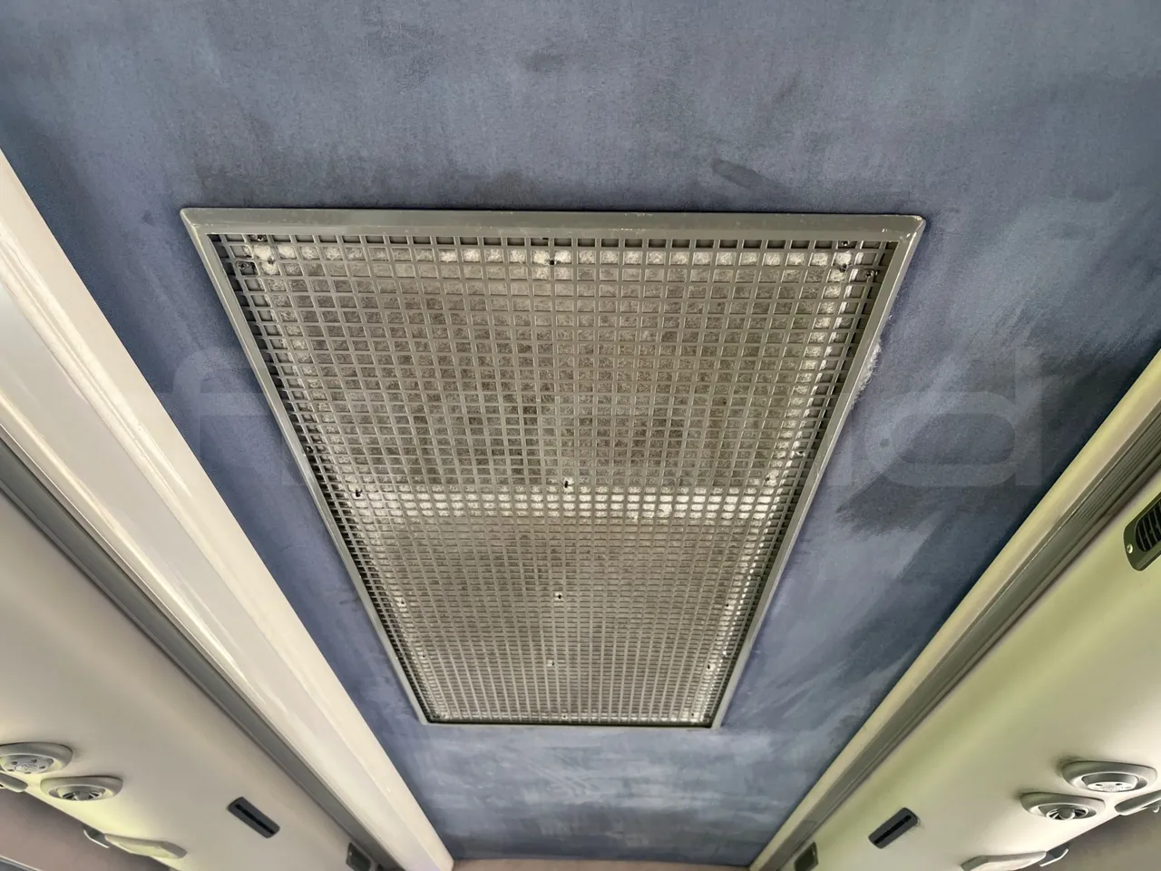 Mercedes-Benz 518 CDI 906 - Euro5 - 135kW - 7.770mt - floor hatches photo