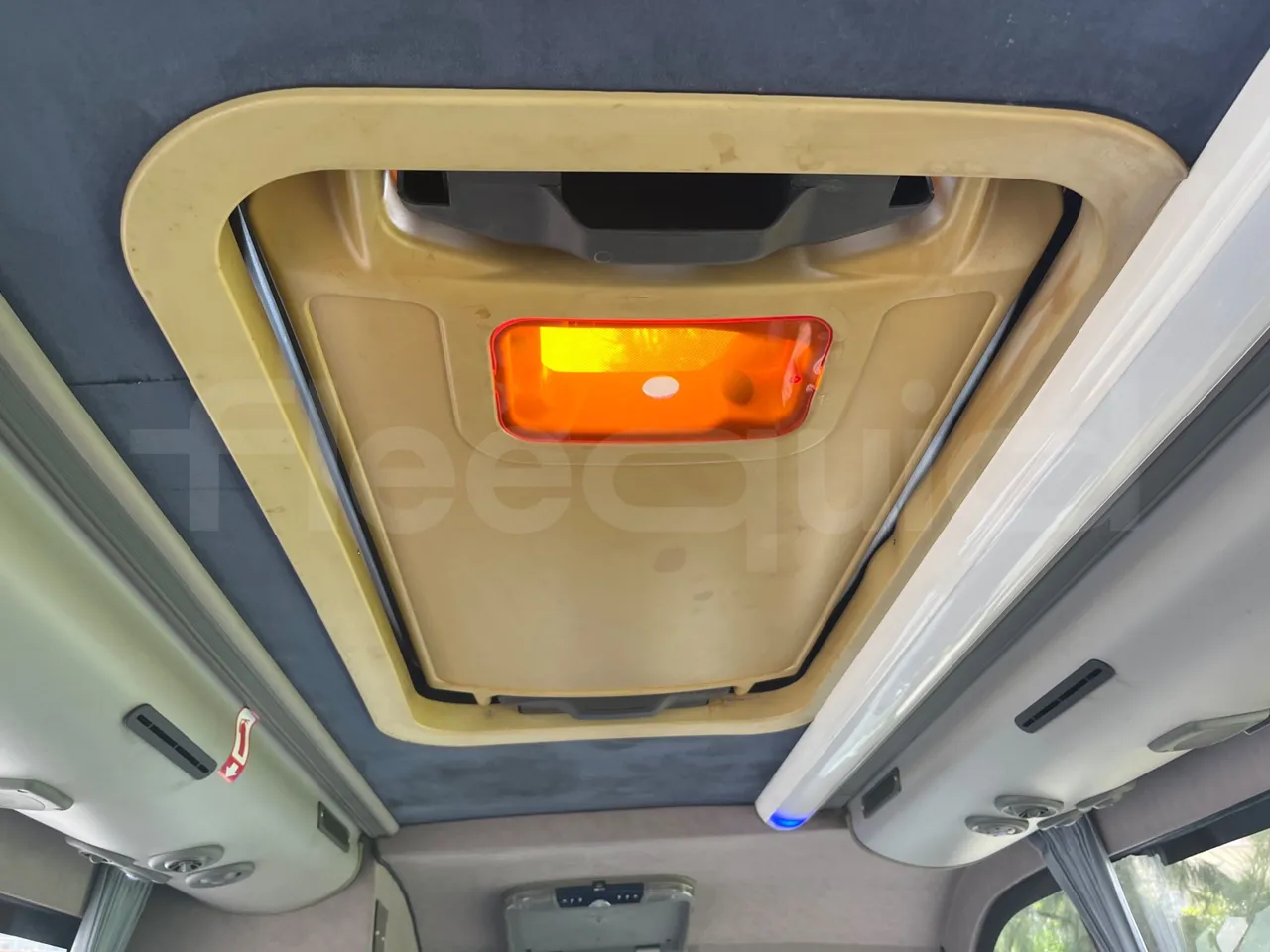 Mercedes-Benz 518 CDI 906 - Euro5 - 135kW - 7.770mt - roof hatch 1