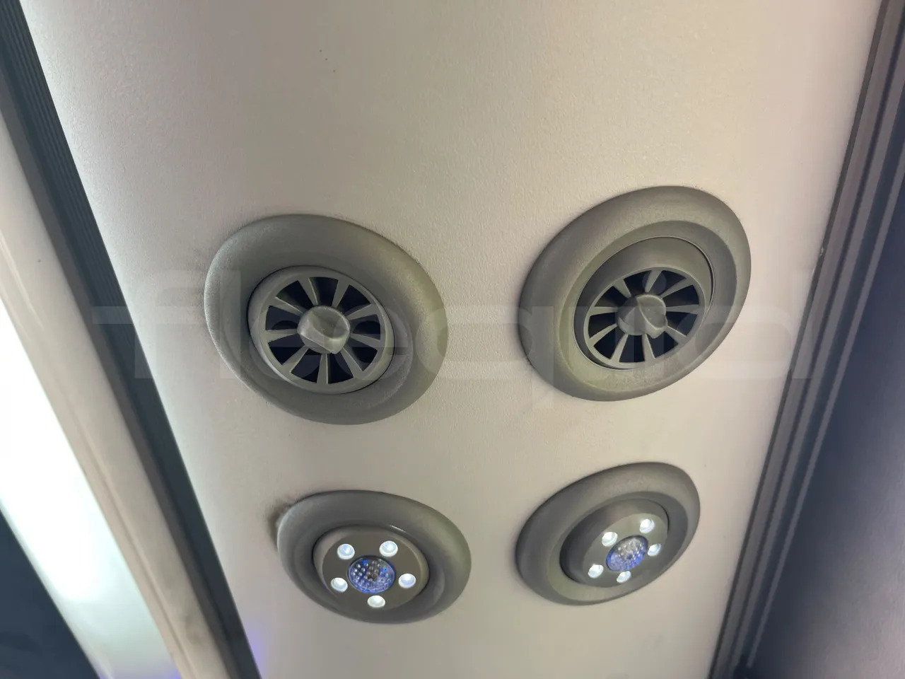 Mercedes-Benz 518 CDI 906 - Euro5 - 135kW - 7.770mt - roof hatch 2