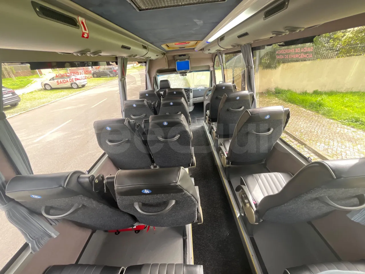 Mercedes-Benz 518 CDI 906 - Euro5 - 135kW - 7.770mt - forward view all seats last row height