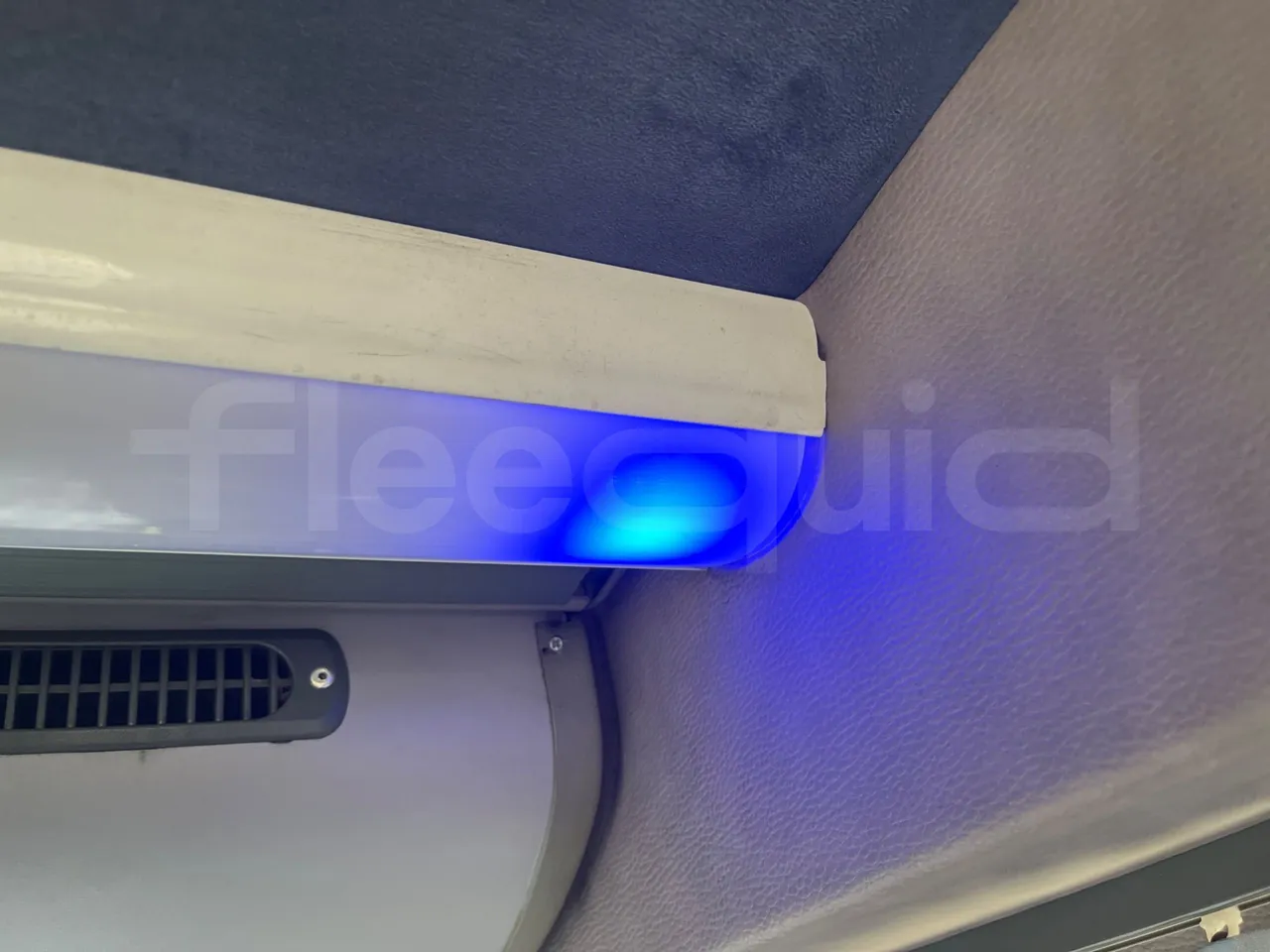 Mercedes-Benz 518 CDI 906 - Euro5 - 135kW - 7.770mt - power outlets detail