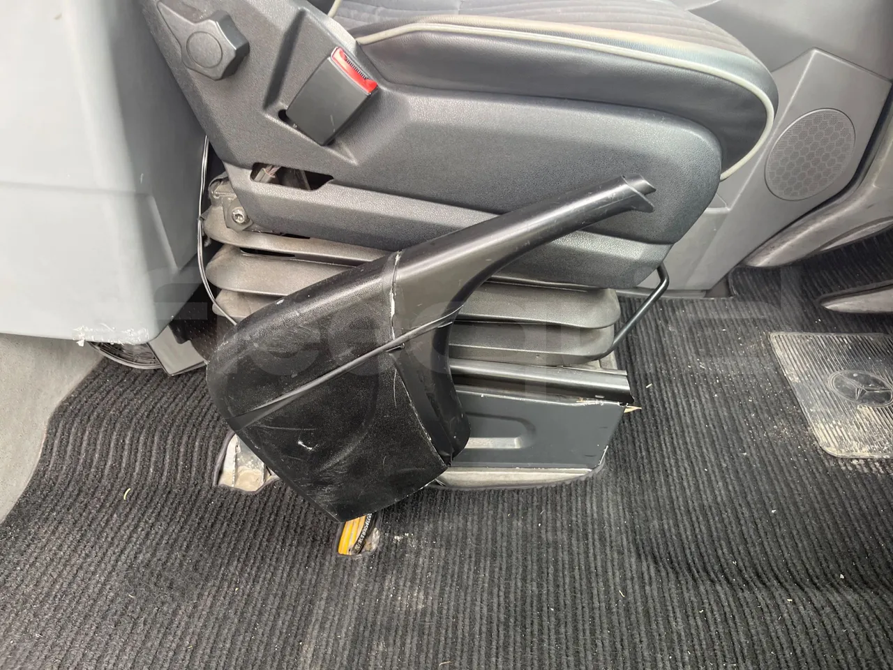 Mercedes-Benz 518 CDI 906 - Euro5 - 135kW - 7.770mt - hostess seat photo