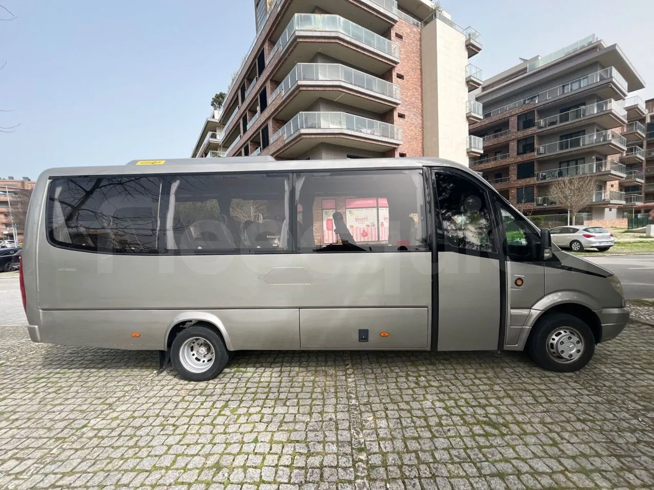 Mercedes-Benz 518 CDI 906 - Euro5 - 135kW - 7.770mt - right side doors closed