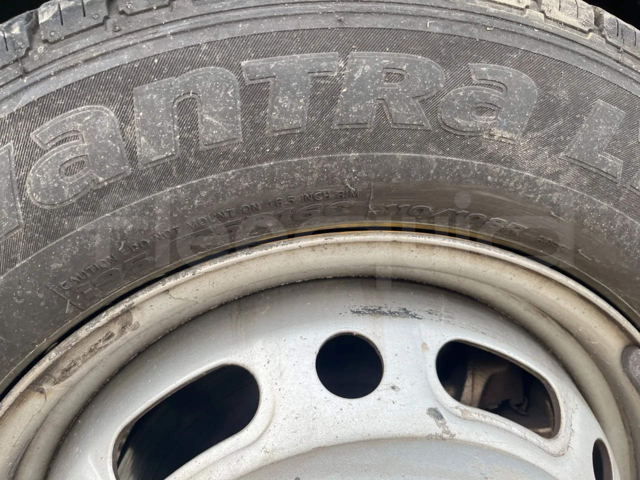 Mercedes-Benz 518 CDI 906 - Euro5 - 135kW - 7.770mt - rear left tire photo