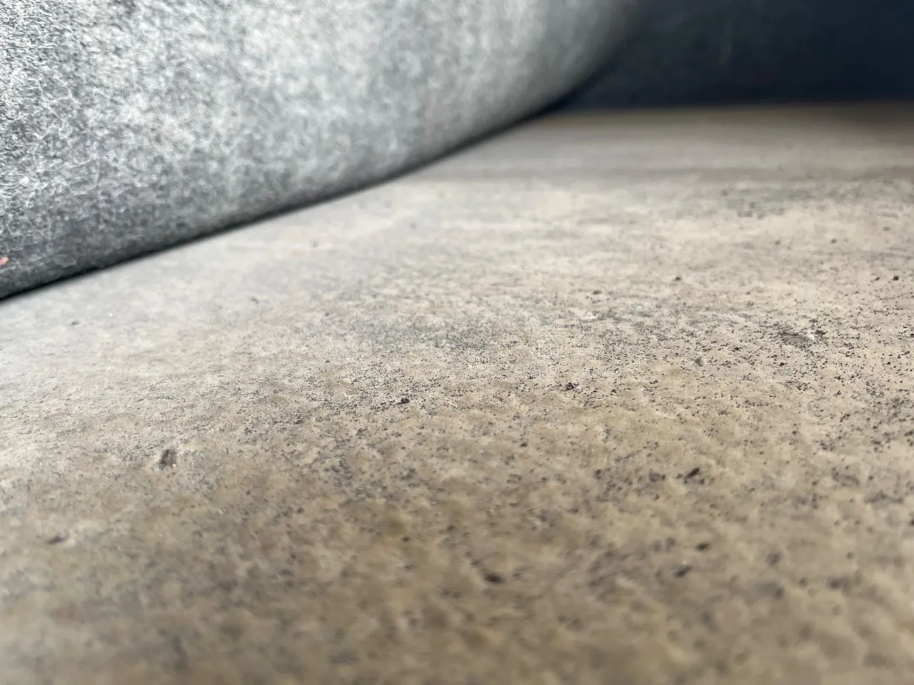 Mercedes-Benz 518 CDI 906 - Euro5 - 135kW - 7.770mt - under carpet photo