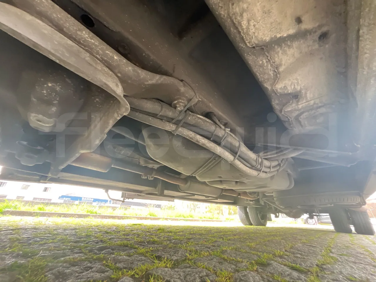 Mercedes-Benz 518 CDI 906 - Euro5 - 135kW - 7.770mt - central undercarriage photo