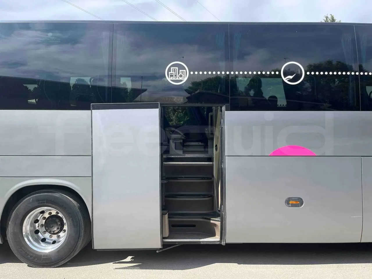 Iveco Magelys SFR2XX - EUR6 - 294kW - 12.265m - front door 3 open