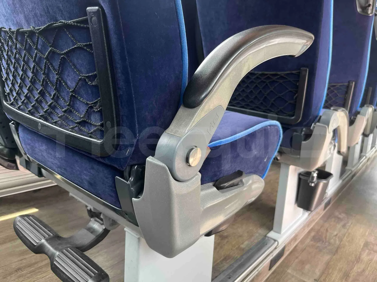 Iveco Magelys SFR2XX - EUR6 - 294kW - 12.265m - armrest detail photo