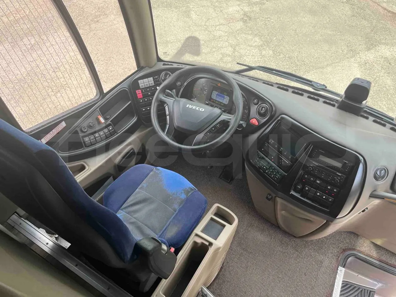 Iveco Magelys SFR2XX - EUR6 - 294kW - 12.265m - buttons panels on