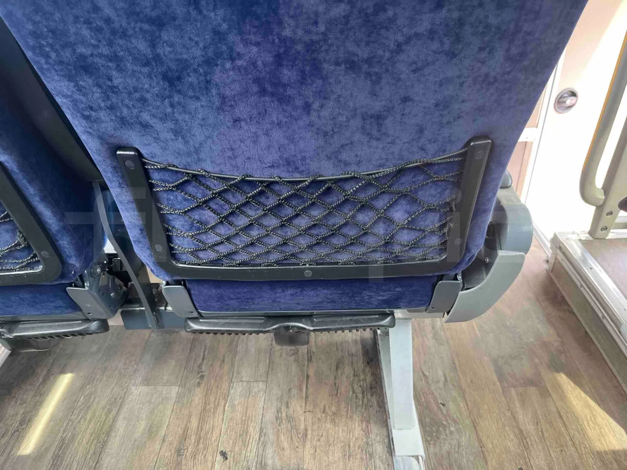 Iveco Magelys SFR2XX - EUR6 - 294kW - 12.265m - mesh detail photo