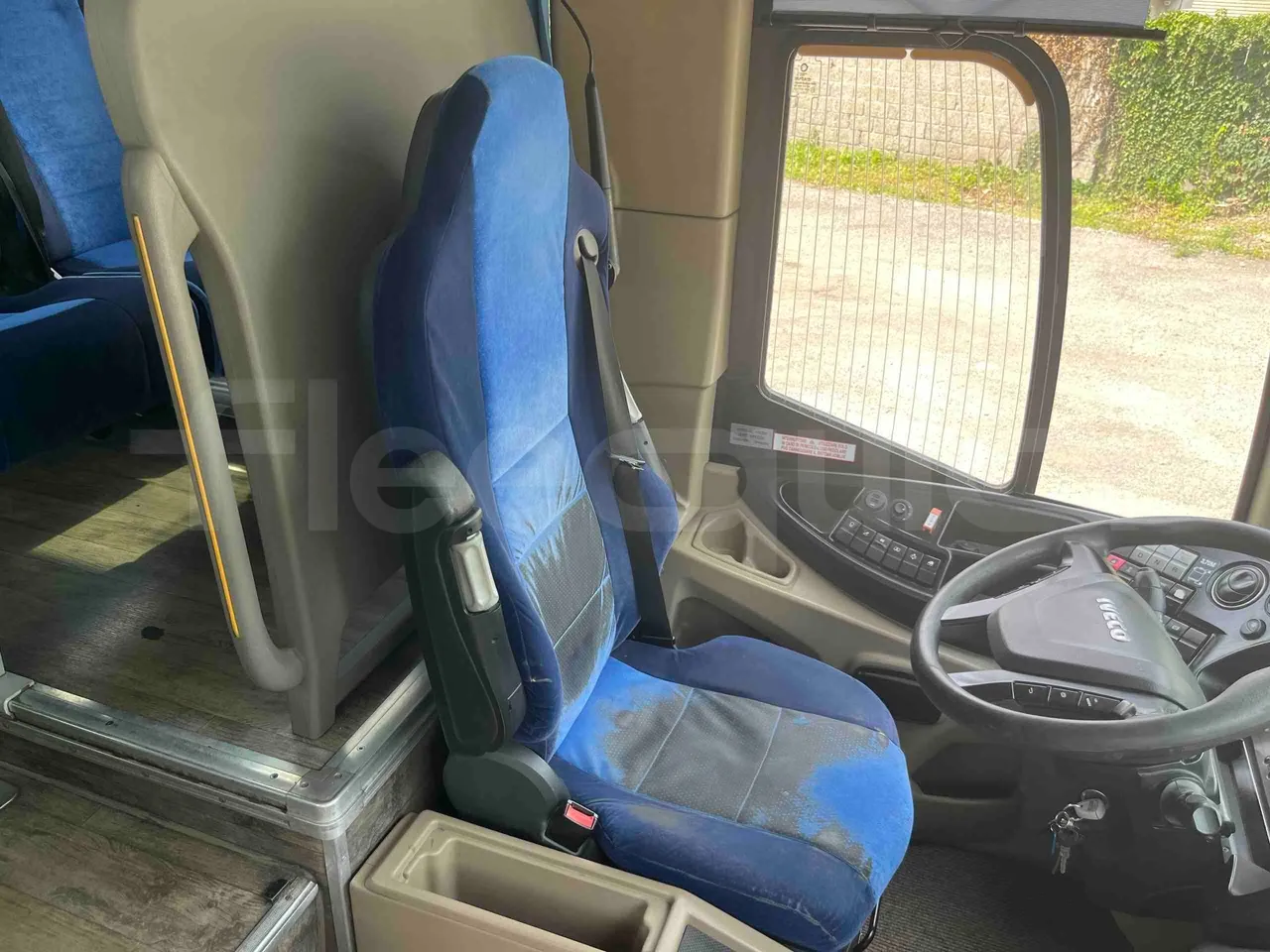 Iveco Magelys SFR2XX - EUR6 - 294kW - 12.265m - driver's seat photo
