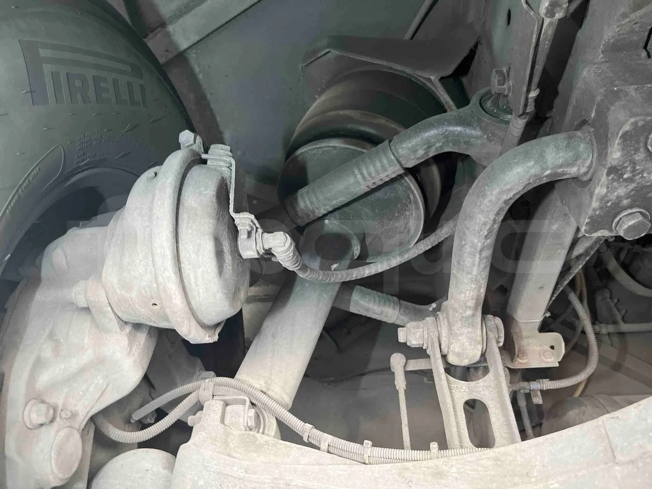 Iveco Magelys SFR2XX - EUR6 - 294kW - 12.265m - front air springs right