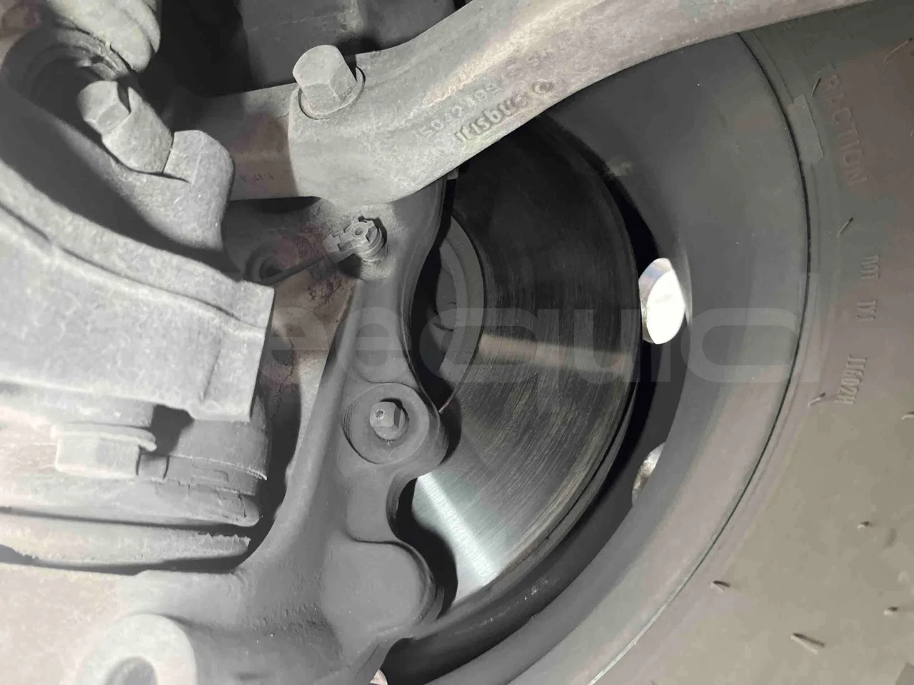 Iveco Magelys SFR2XX - EUR6 - 294kW - 12.265m - front discs right