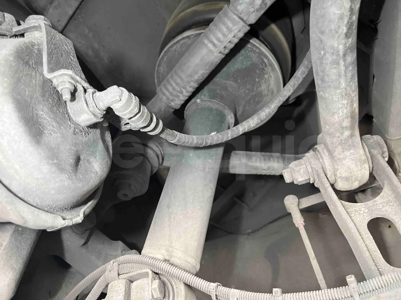Iveco Magelys SFR2XX - EUR6 - 294kW - 12.265m - front shock absorbers right