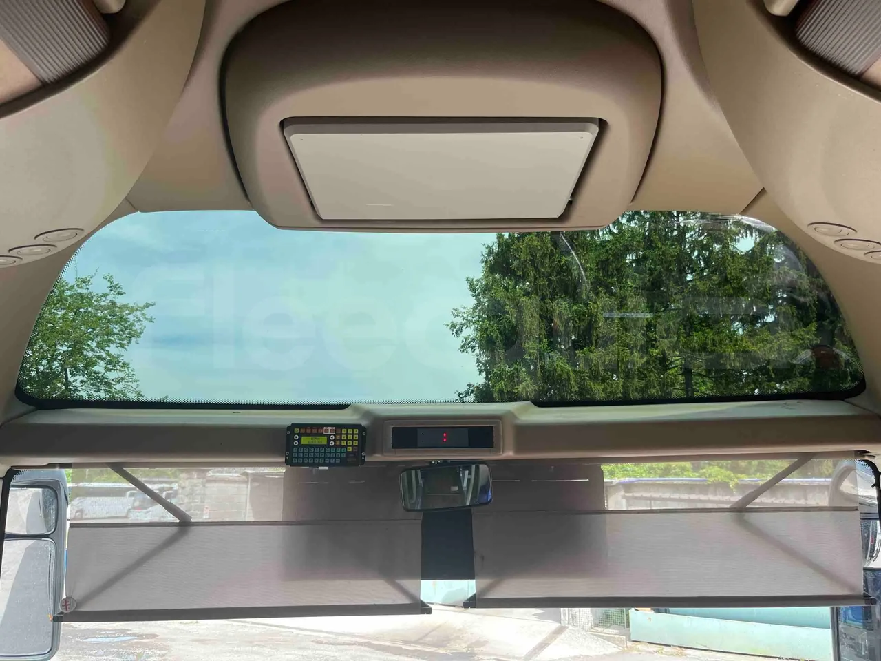 Iveco Magelys SFR2XX - EUR6 - 294kW - 12.265m - roof hatch 3
