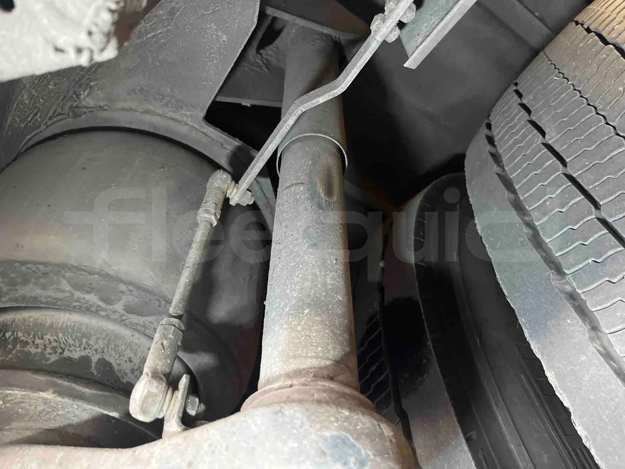 Iveco Magelys SFR2XX - EUR6 - 294kW - 12.265m - axle 2 shock absorbers 1 left
