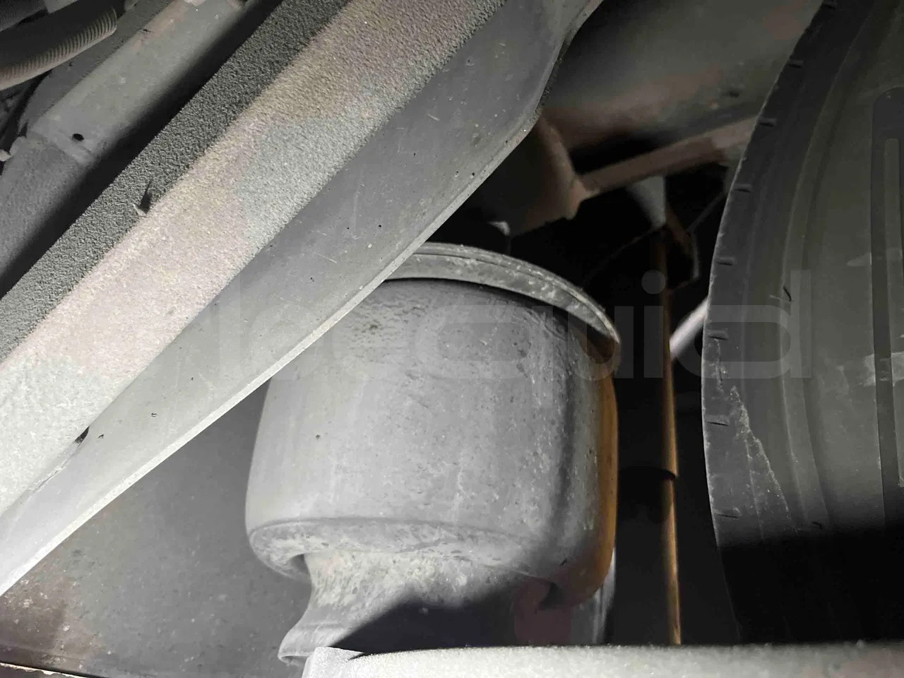 Iveco Magelys SFR2XX - EUR6 - 294kW - 12.265m - axle 2 shock absorbers 2 left