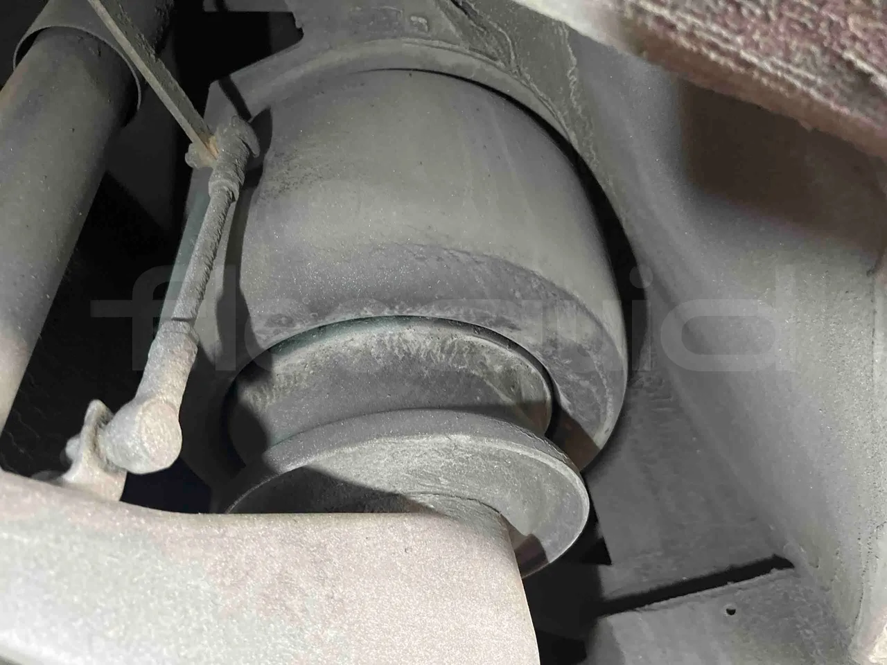 Iveco Magelys SFR2XX - EUR6 - 294kW - 12.265m - axle 2 shock absorbers 2 left