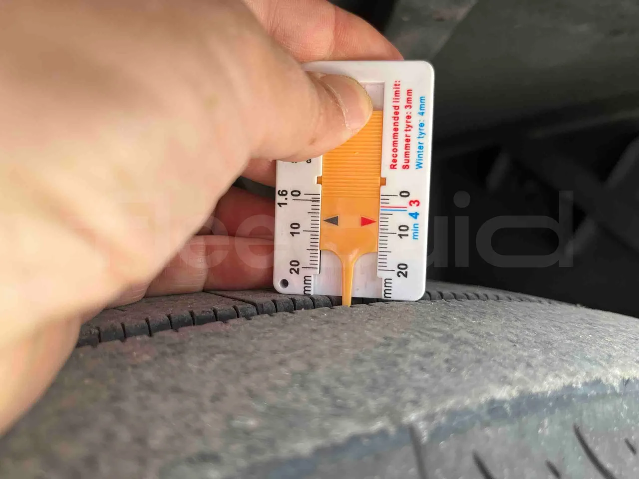Iveco Magelys SFR2XX - EUR6 - 294kW - 12.265m - rear left tire photo
