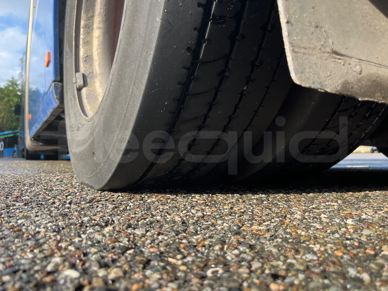 Mercedes-Benz Conecto 628B02 -EUR6 - 265kW -18m - tread condition third axle tires left