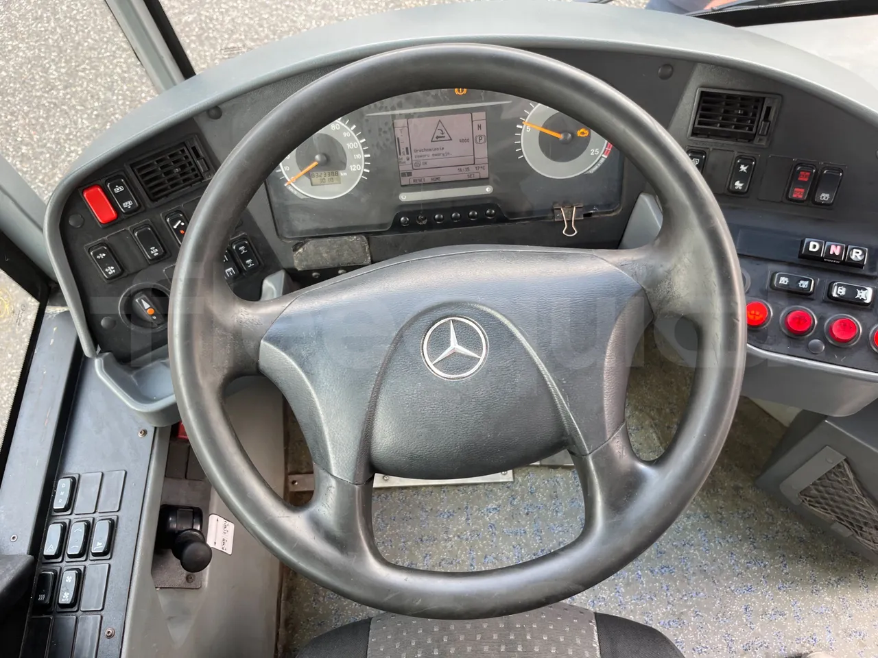 Mercedes-Benz Conecto 628B02 -EUR6 - 265kW -18m - steering wheel photo