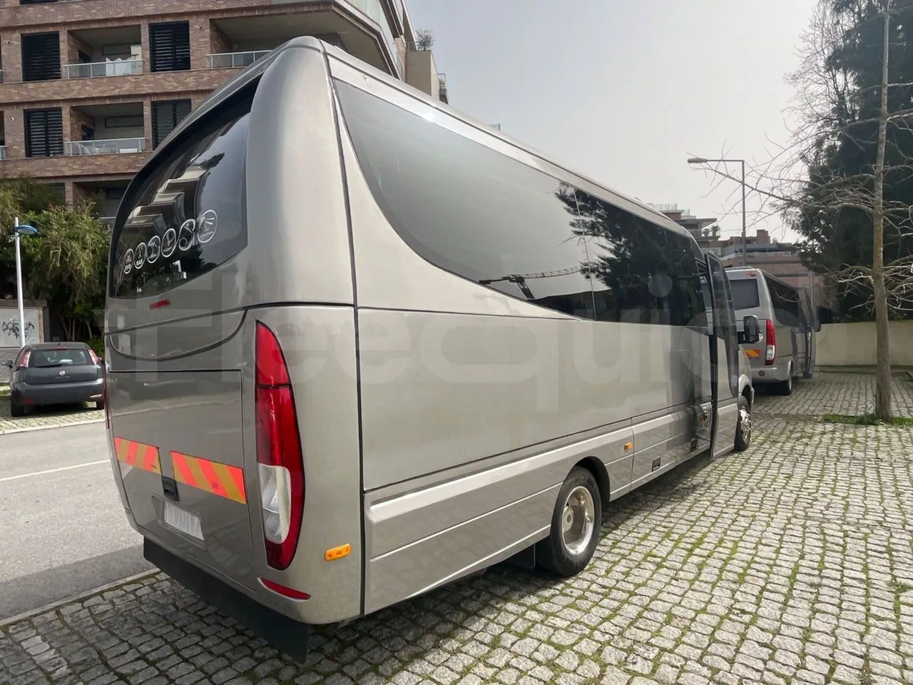 Mercedes-Benz 518 CDI 906 - Euro5 - 135kW - 7.770mt - 3/4 right rear doors open