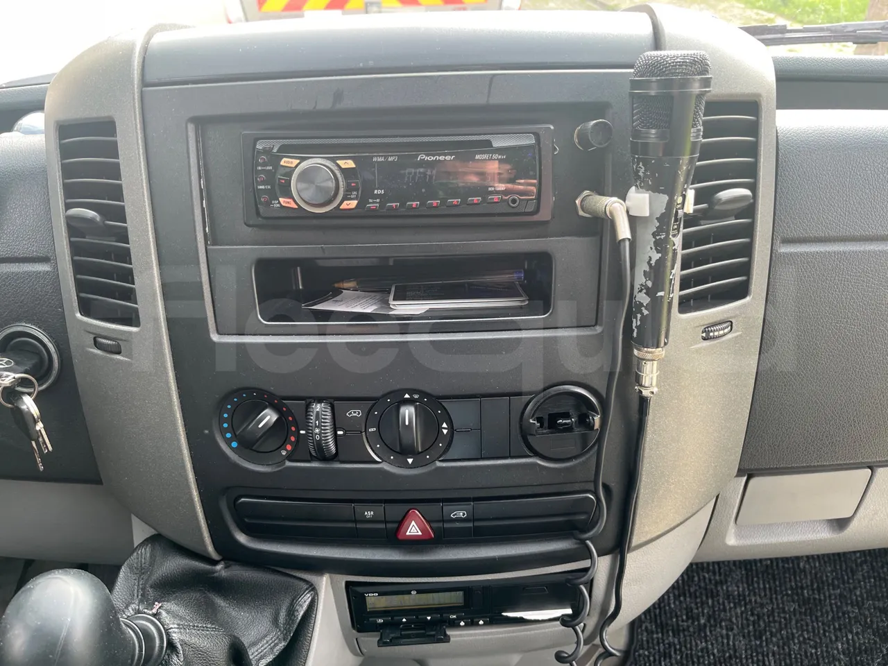 Mercedes-Benz 518 CDI 906 - Euro5 - 135kW - 7.770mt - radio accessories photo