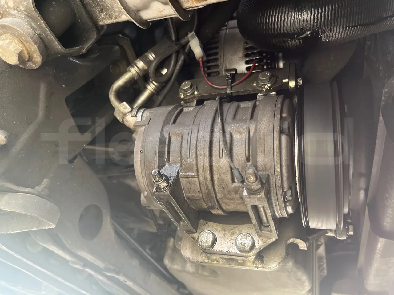 Mercedes-Benz 518 CDI 906 - Euro5 - 135kW - 7.770mt - air conditioning compressor