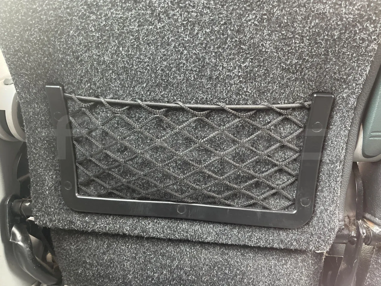 Mercedes-Benz 518 CDI 906 - Euro5 - 135kW - 7.770mt - mesh detail photo