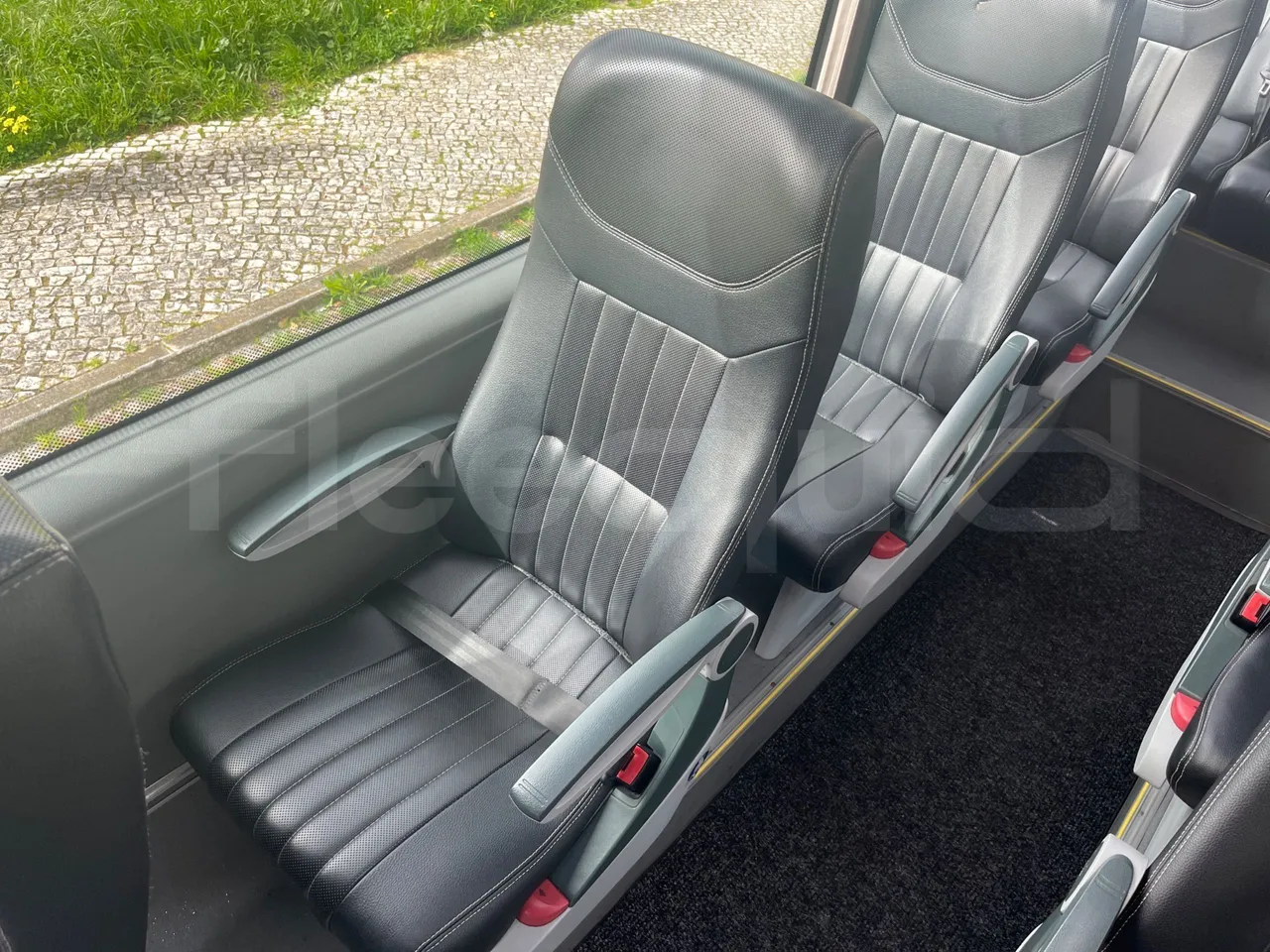 Mercedes-Benz 518 CDI 906 - Euro5 - 135kW - 7.770mt - single seat detail