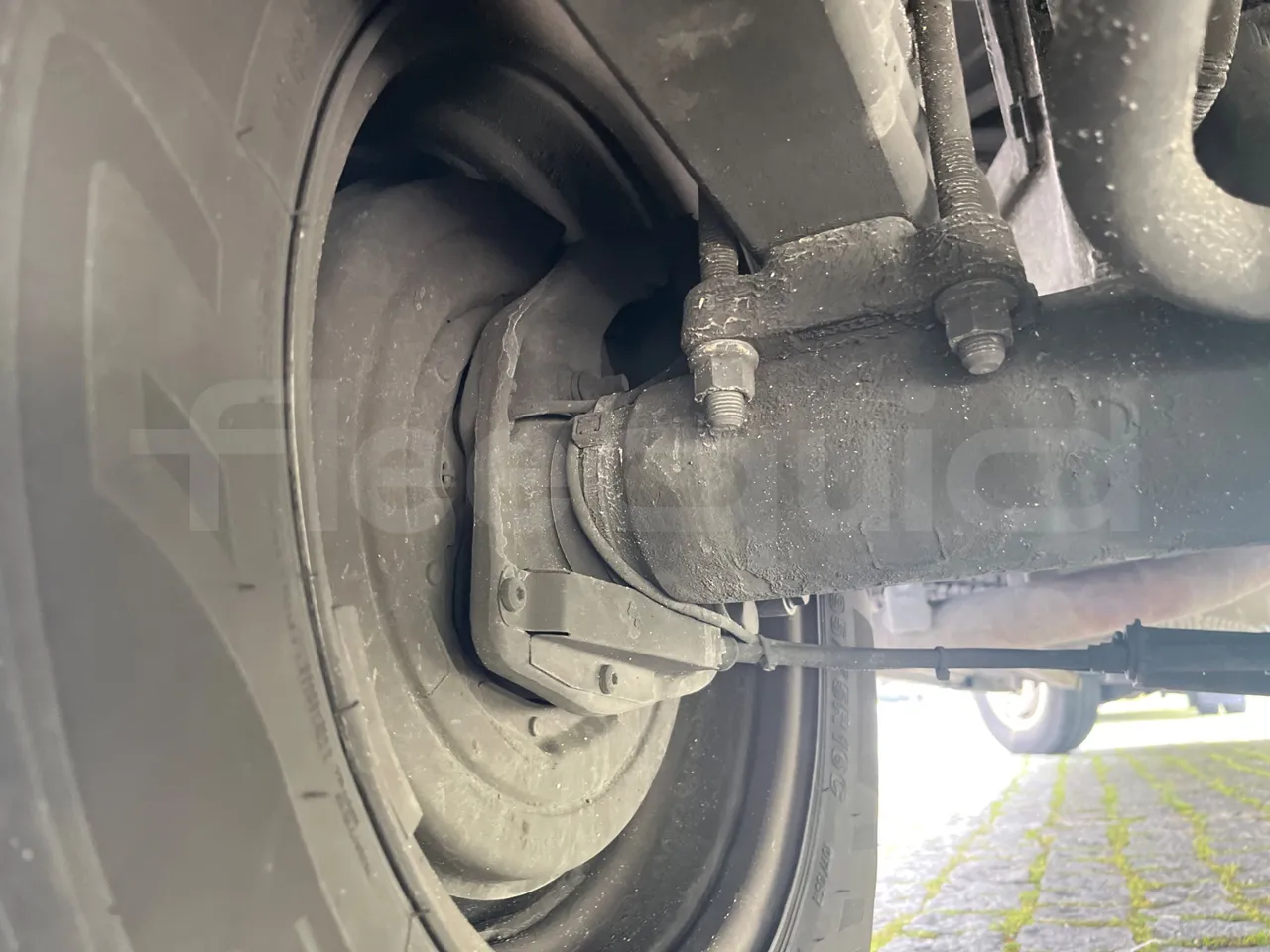 Mercedes-Benz 518 CDI 906 - Euro5 - 135kW - 7.770mt - axle 2 discs left