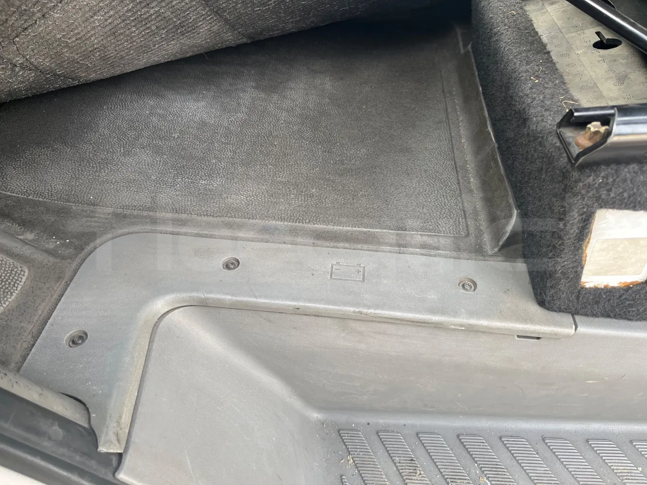 Mercedes-Benz 518 CDI 906 - Euro5 - 135kW - 7.770mt - external compartments photo