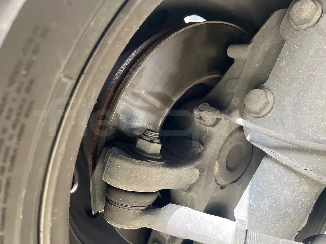 Mercedes-Benz 518 CDI 906 - Euro5 - 135kW - 7.770mt - front discs right