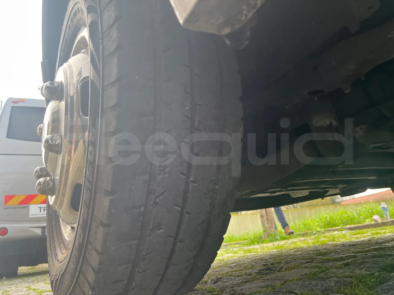 Mercedes-Benz 518 CDI 906 - Euro5 - 135kW - 7.770mt - tread condition front tires right