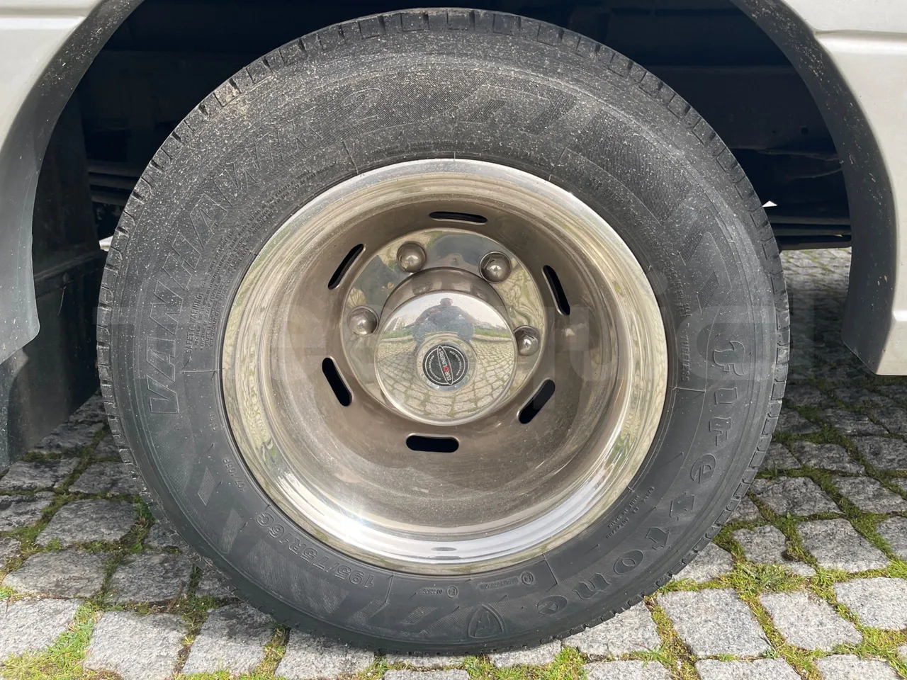 Mercedes-Benz 518 CDI 906 - Euro5 - 135kW - 7.770mt - tread condition second axle tires right