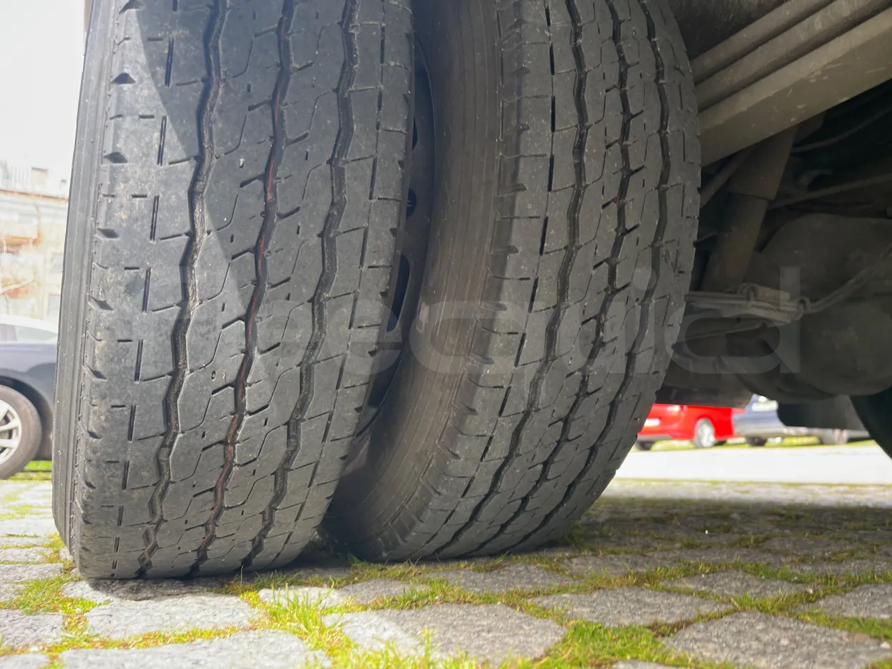 Mercedes-Benz 518 CDI 906 - Euro5 - 135kW - 7.770mt - tread condition third axle tires left