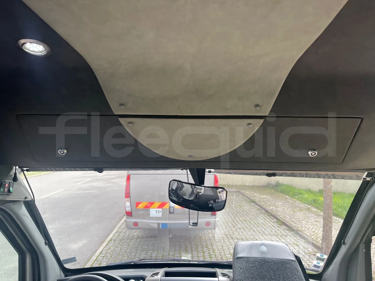 Mercedes-Benz 518 CDI 906 - Euro5 - 135kW - 7.770mt - overhead compartments photo