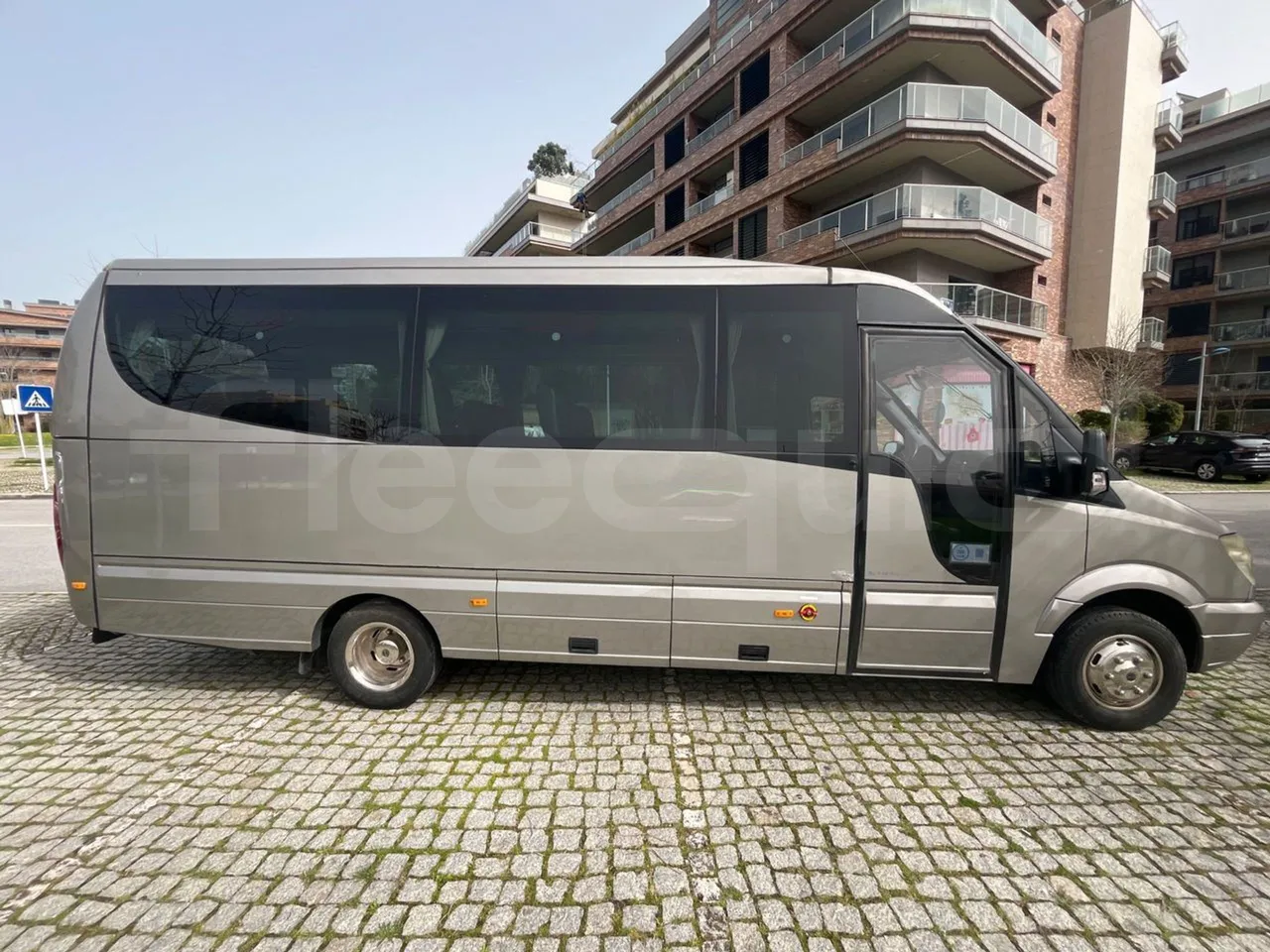 Mercedes-Benz 518 CDI 906 - Euro5 - 135kW - 7.770mt - right side doors closed