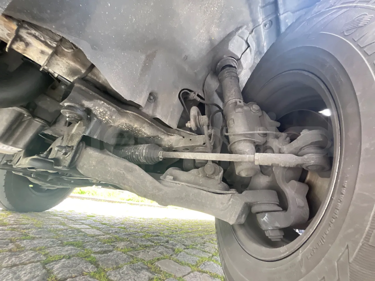 Mercedes-Benz 518 CDI 906 - Euro5 - 135kW - 7.770mt - front axle left side