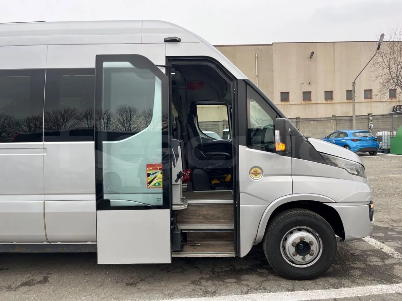 Iveco Daily A65C18 - Euro6 - 132kW - 7.498mt - front door 1 open