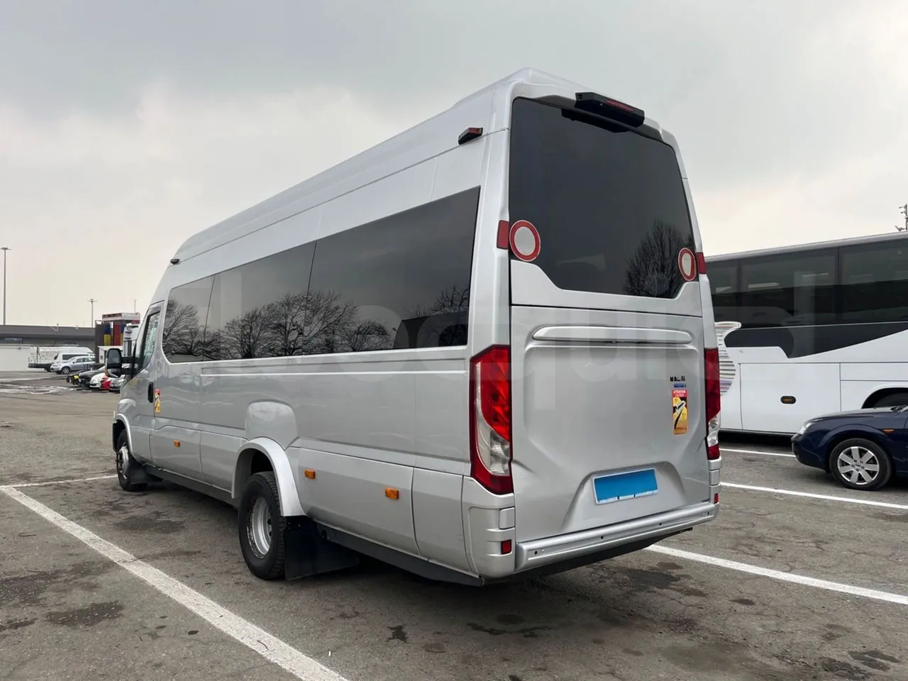 Iveco Daily A65C18 - Euro6 - 132kW - 7.498mt - 3/4 left rear side