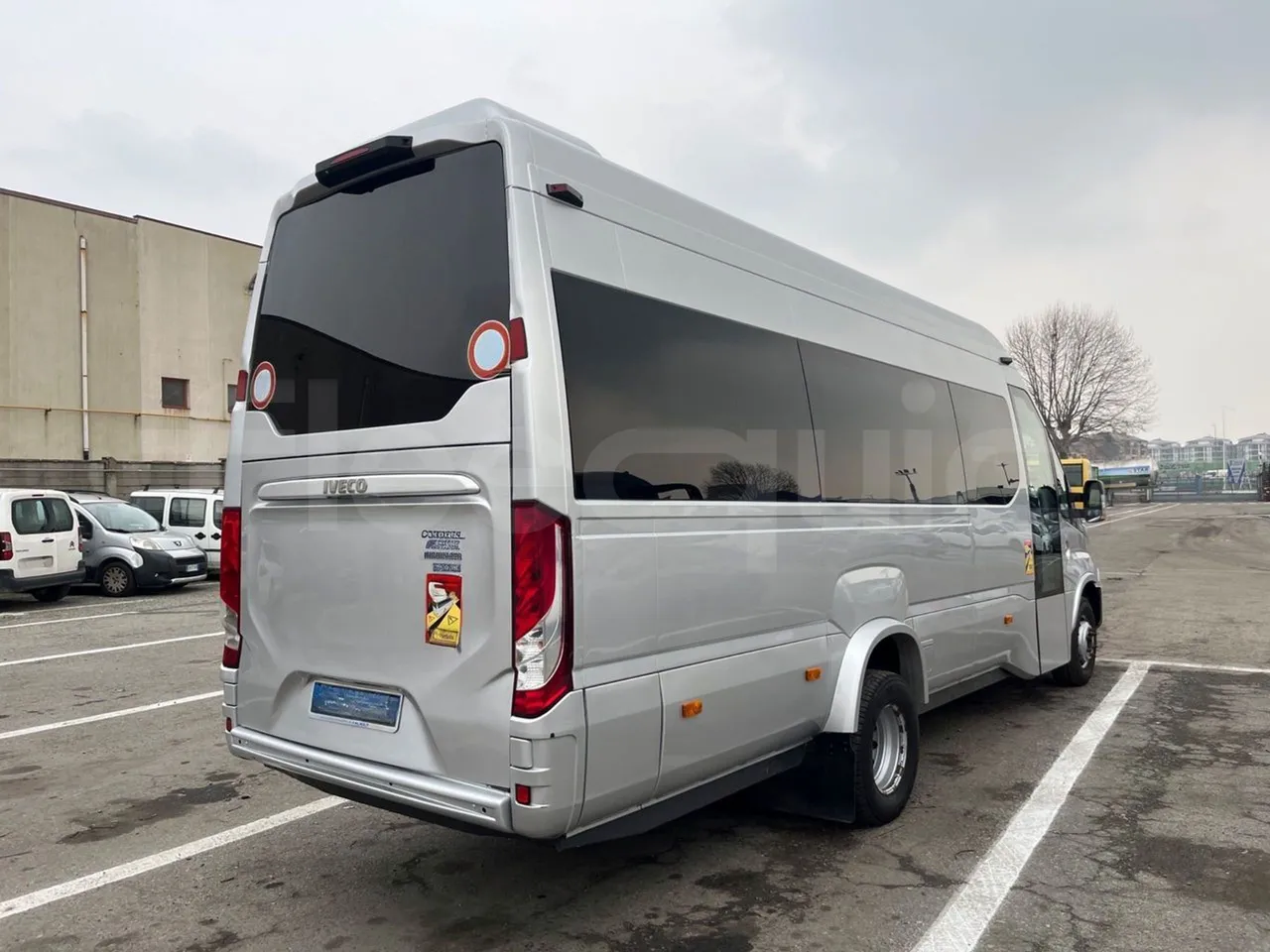 Iveco Daily A65C18 - Euro6 - 132kW - 7.498mt - 3/4 right rear doors closed