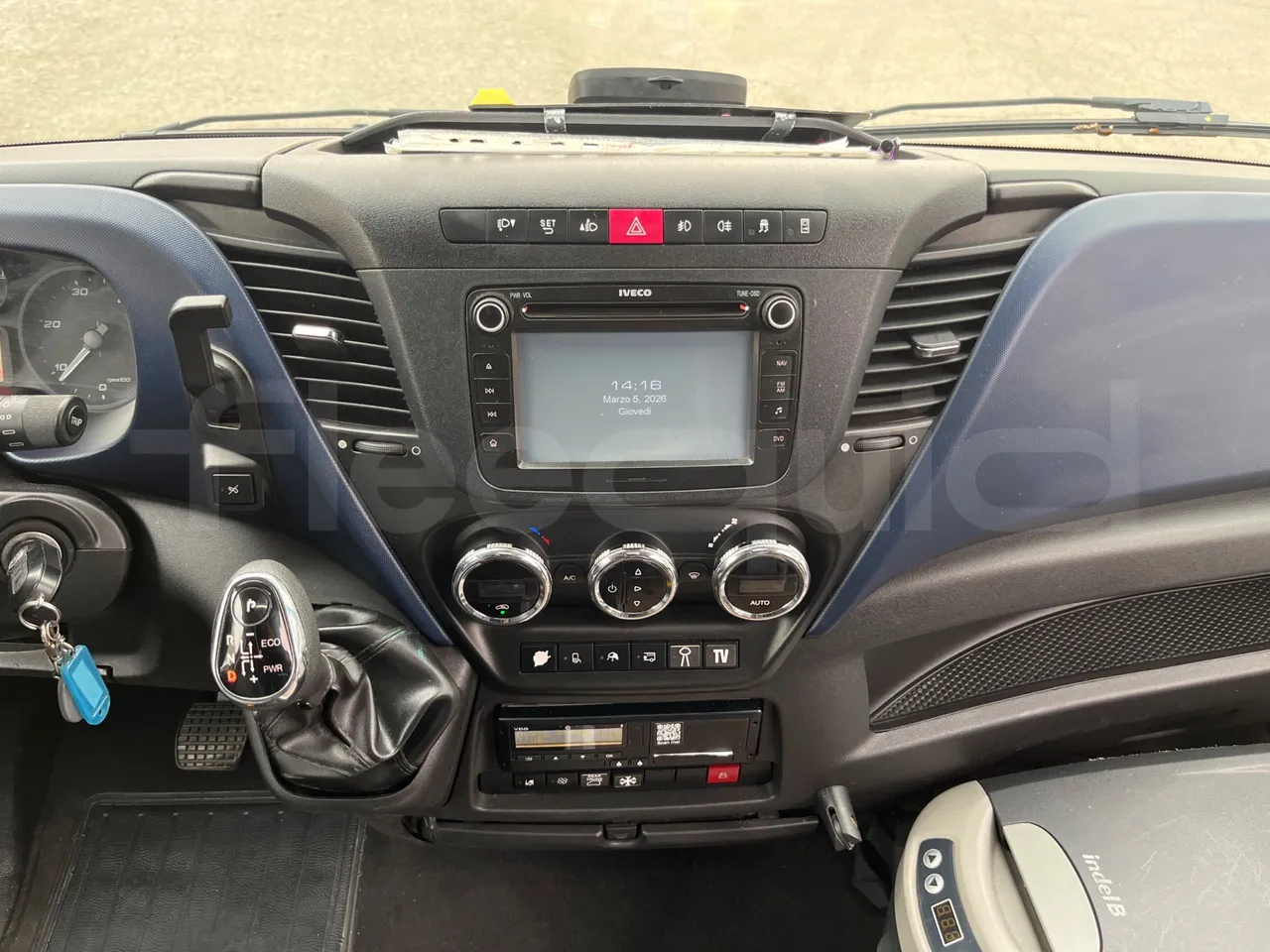 Iveco Daily A65C18 - Euro6 - 132kW - 7.498mt - radio accessories photo